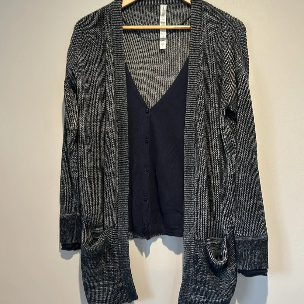 Lululemon vestigan cardigan sweater vest inkwell Size 8
